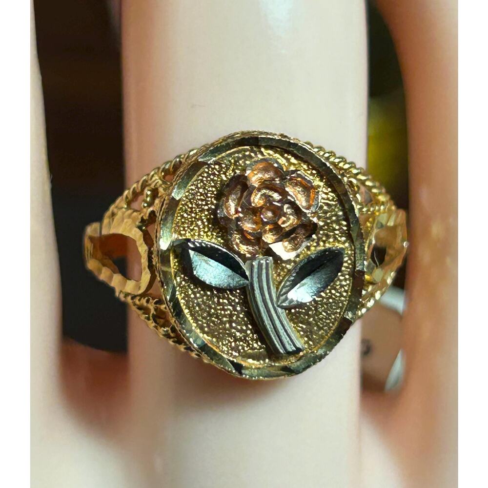 Vintage NWT 14K Yellow Gold rose gold white gold flower Oval art deco Ring